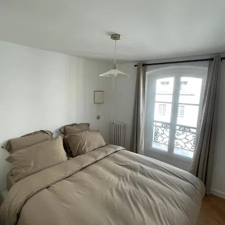 Neuf A 500m Des Champs-elysees Apartment Paris