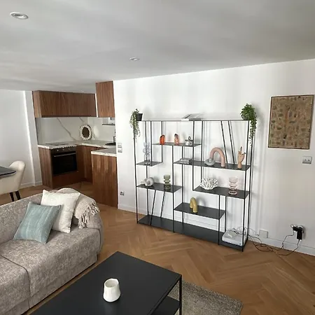Apartment Neuf A 500m Des Champs-elysees *