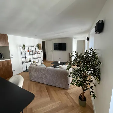 Apartment Neuf A 500m Des Champs-elysees Paris